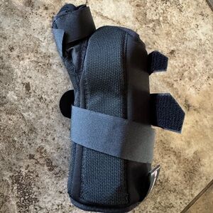 Breg Classic Wrist & Thumb Spica Brace – Medical-Grade Stability Left Large.